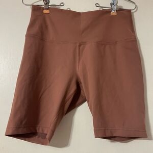 Lululemon Wunder Train High Rise Short 8" in Spiced Chai Sz 10